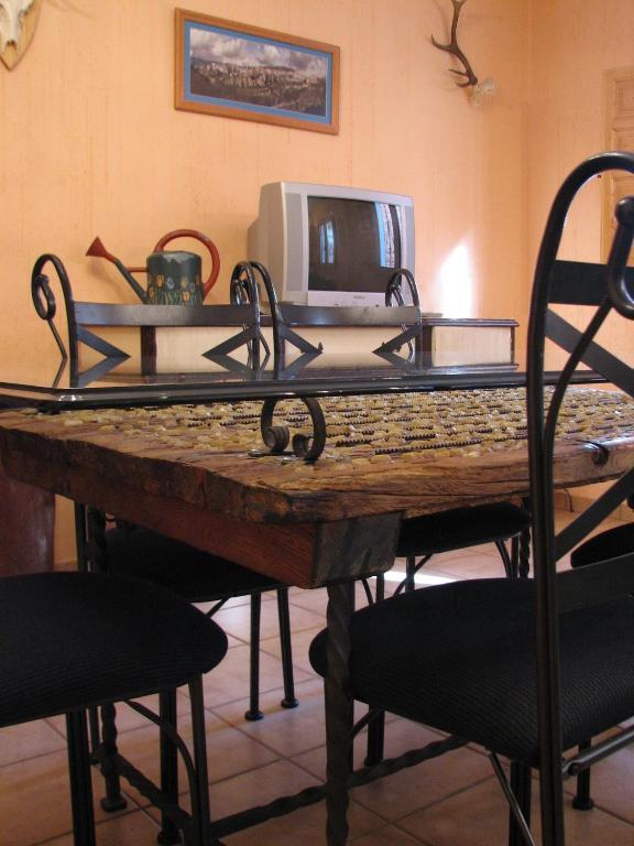 Vut Vivienda De Uso Turistico La Risca Guest House Molinos de Papel Luaran gambar