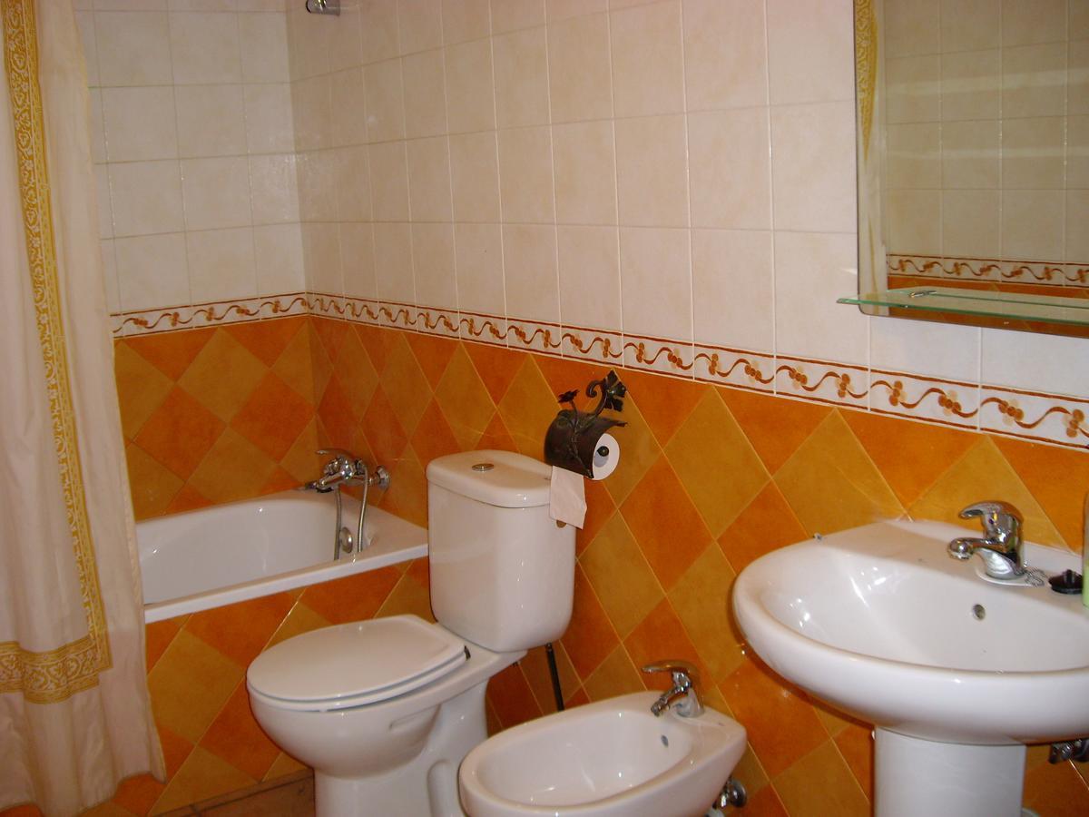 Vut Vivienda De Uso Turistico La Risca Guest House Molinos de Papel Luaran gambar
