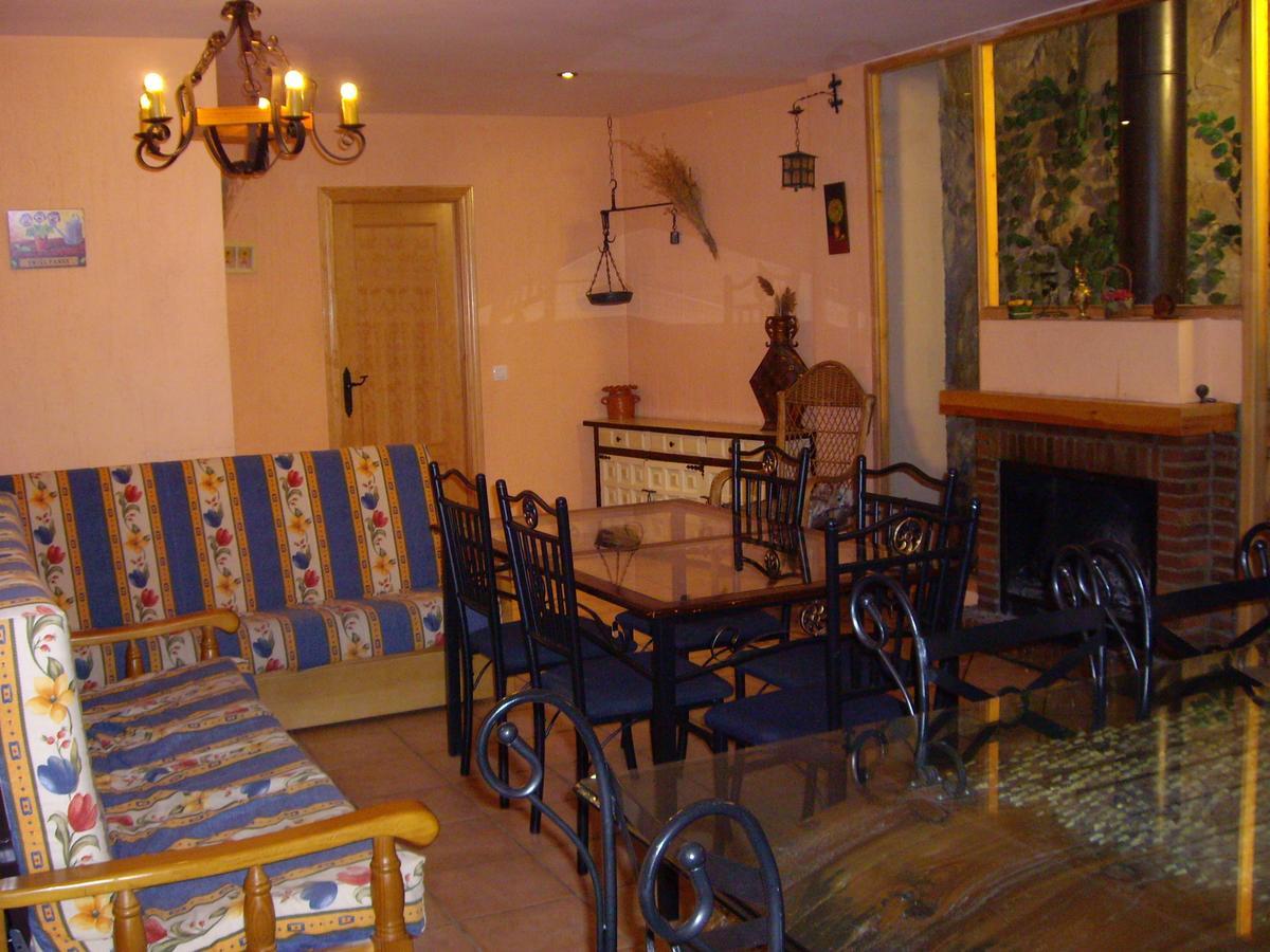 Vut Vivienda De Uso Turistico La Risca Guest House Molinos de Papel Luaran gambar